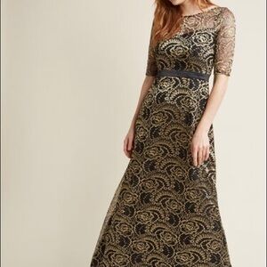 Liza Luxe Lace Maxi Dress Size Small